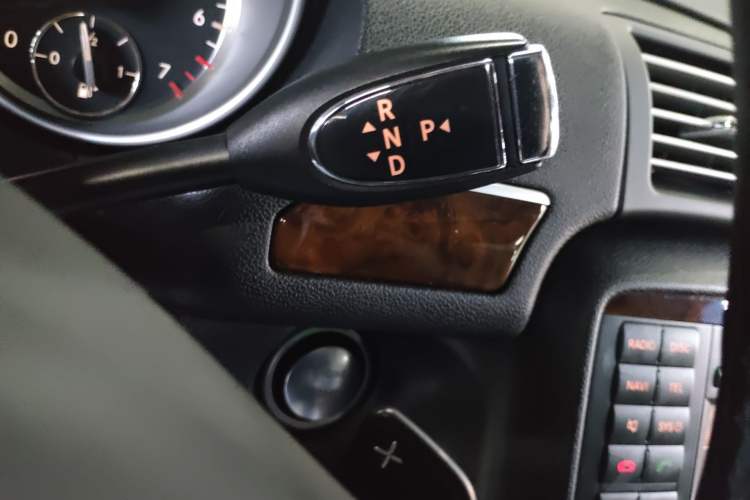 Used Mercedes-Benz R-Class 2011 R 350 L 4MATIC Gear Lever