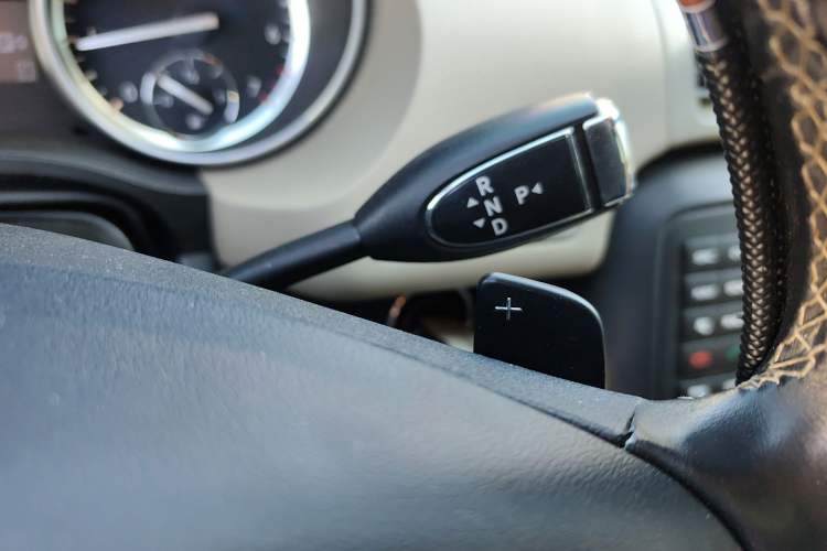 Used Mercedes-Benz R-Class 2011 R 300 L Business Model Gear Lever