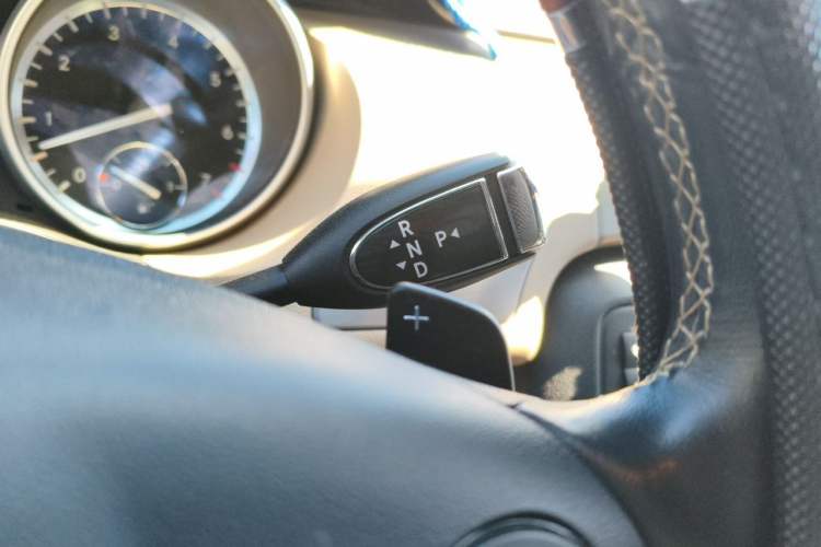 Used Mercedes-Benz R-Class 2011 R 300 L Business Model Gear Lever