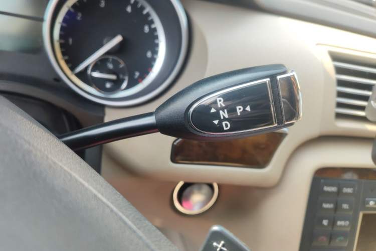 Used Mercedes-Benz R-Class 2011 R 350 L 4MATIC Gear Lever