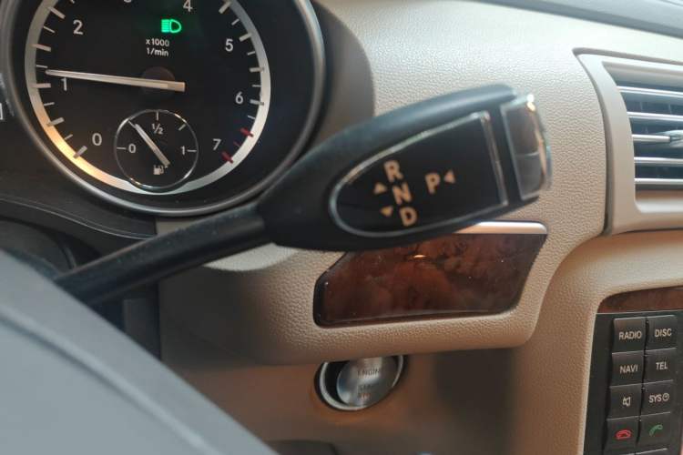 Used Mercedes-Benz R-Class 2011 R 350 L 4MATIC Gear Lever