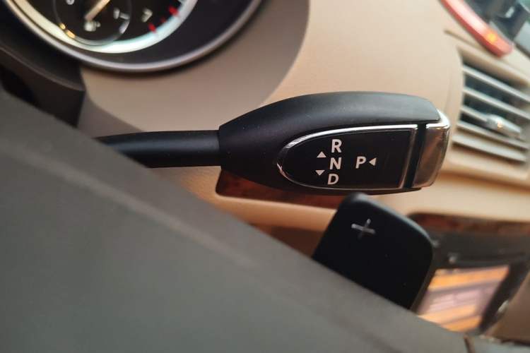 Used Mercedes-Benz R-Class 2011 R 350 L 4MATIC Gear Lever