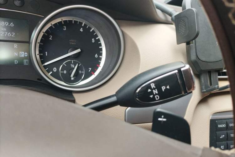 Used Mercedes-Benz R-Class 2011 R 300 L Business Model Gear Lever