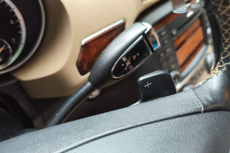 Used Mercedes-Benz R-Class 2011 R 350 L 4MATIC Gear Lever