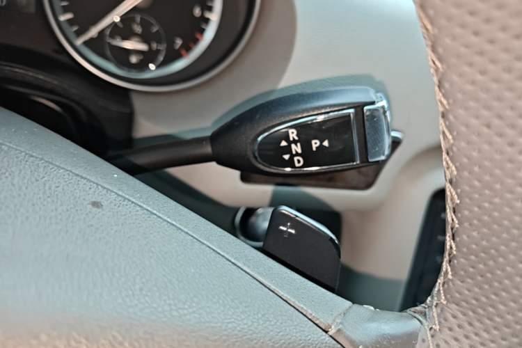 Used Mercedes-Benz R-Class 2011 R 350 L 4MATIC Gear Lever