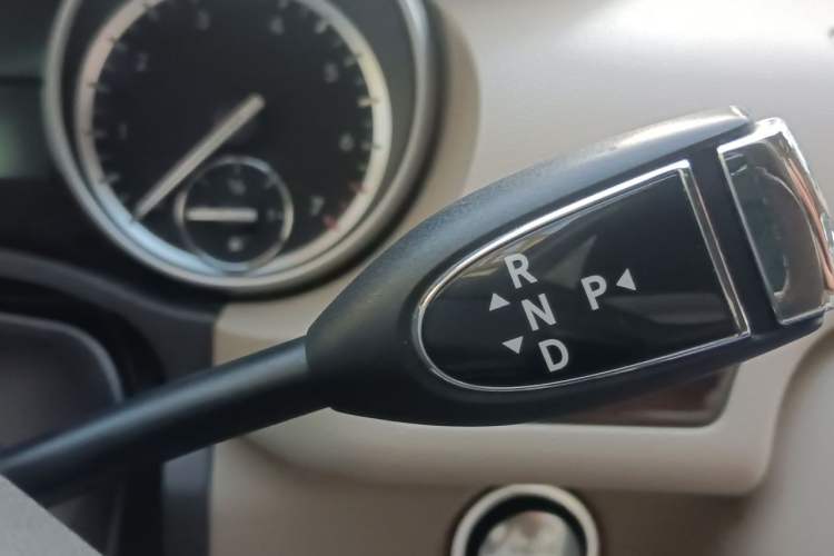 Used Mercedes-Benz R-Class 2011 R 350 L 4MATIC Gear Lever