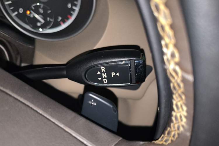 Used Mercedes-Benz R-Class 2011 R 300 L Business Model Gear Lever