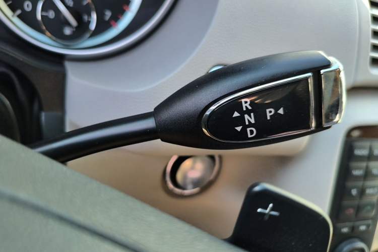 Used Mercedes-Benz R-Class 2011 R 350 L 4MATIC Gear Lever