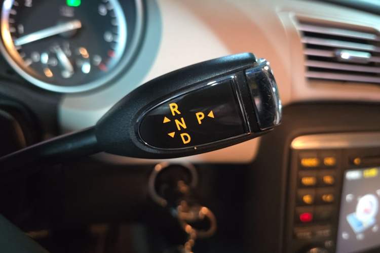 Used Mercedes-Benz R-Class 2011 R 300 L Business Model Gear Lever