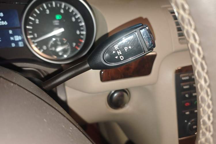 Used Mercedes-Benz R-Class 2011 R 350 L 4MATIC Gear Lever