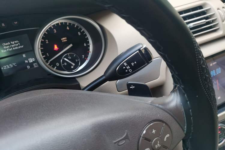 Used Mercedes-Benz R-Class 2011 R 300 L Business Model Gear Lever