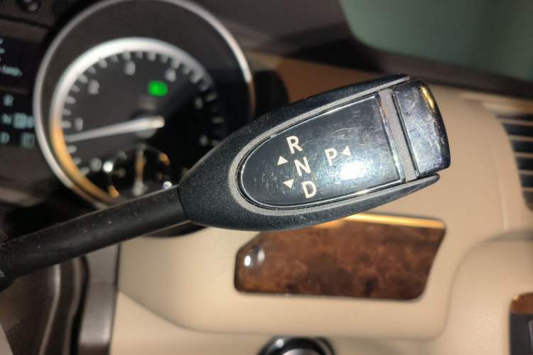 Used Mercedes-Benz R-Class 2011 R 350 L 4MATIC Gear Lever