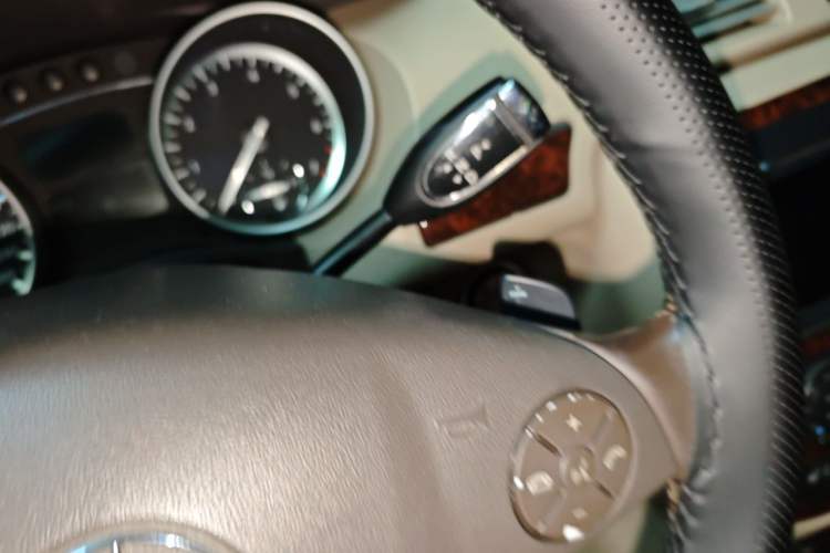 Used Mercedes-Benz R-Class 2011 R 350 L 4MATIC Gear Lever