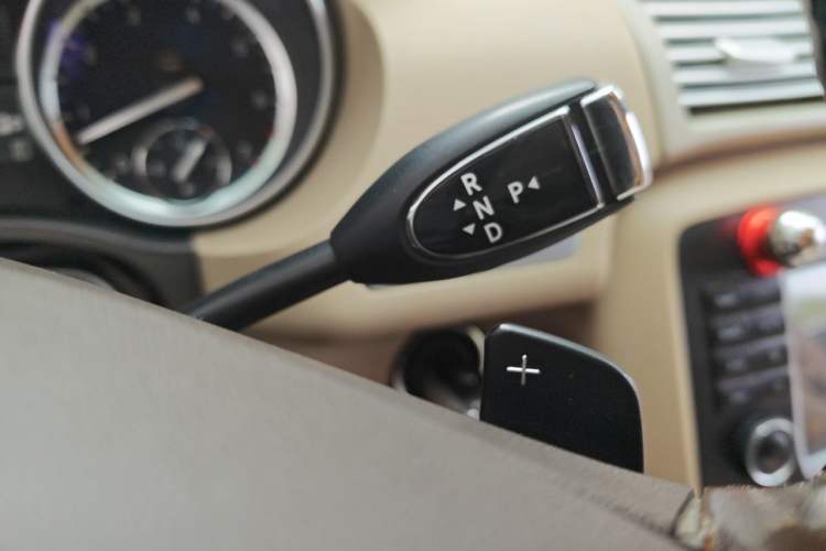 Used Mercedes-Benz R-Class 2011 R 300 L Business Model Gear Lever