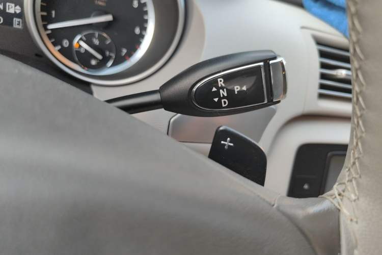 Used Mercedes-Benz R-Class 2011 R 300 L Business Model Gear Lever