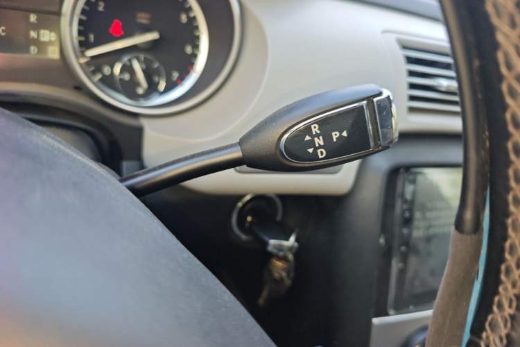 Used Mercedes-Benz R-Class 2011 R 300 L Business Model Gear Lever