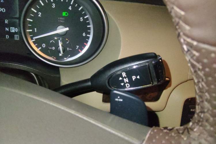 Used Mercedes-Benz R-Class 2011 R 350 L 4MATIC Gear Lever