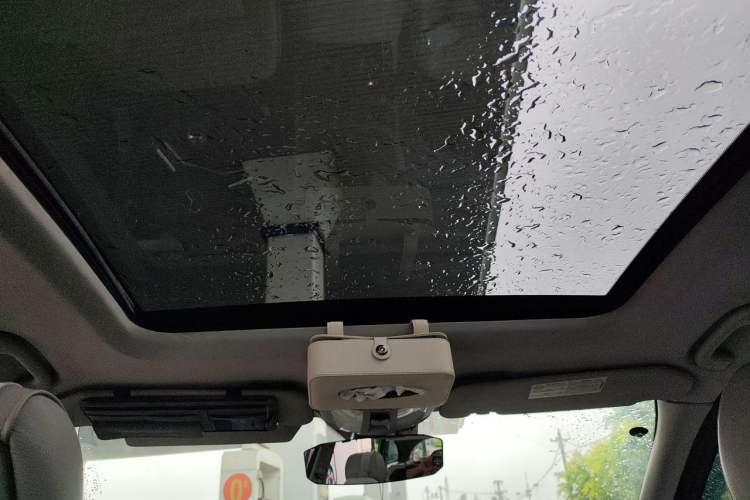 Used Mercedes-Benz R-Class 2011 R 350 L 4MATIC Headliner