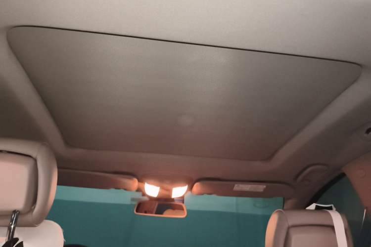 Used Mercedes-Benz R-Class 2011 R 350 L 4MATIC Headliner