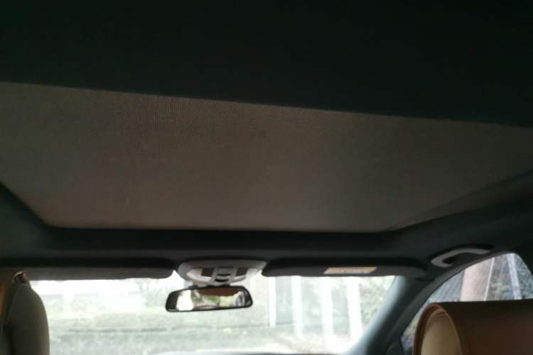 Used Mercedes-Benz R-Class 2011 R 350 L 4MATIC Headliner