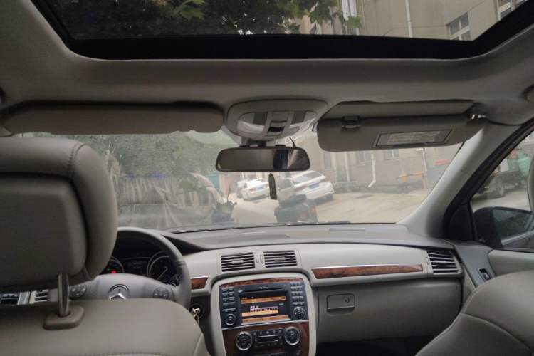 Used Mercedes-Benz R-Class 2011 R 300 L Business Model Headliner