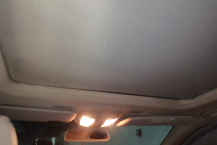 Used Mercedes-Benz R-Class 2011 R 350 L 4MATIC Headliner