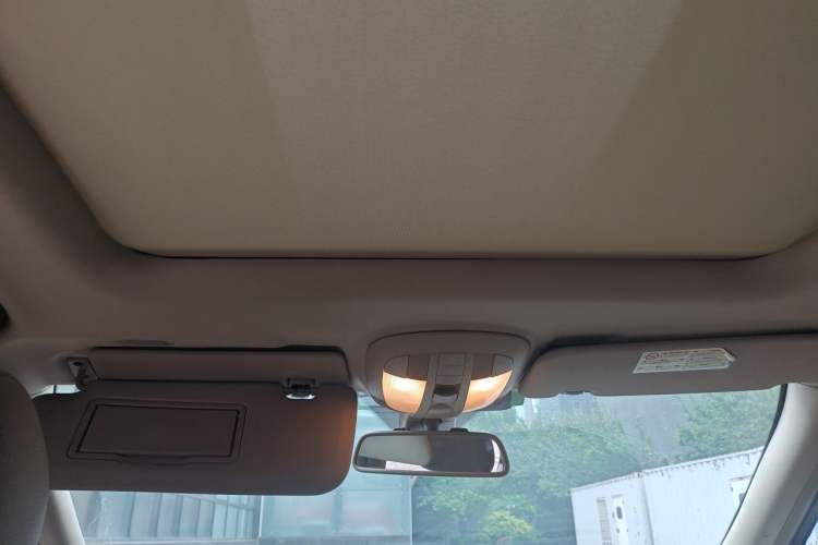 Used Mercedes-Benz R-Class 2011 R 350 L 4MATIC Headliner