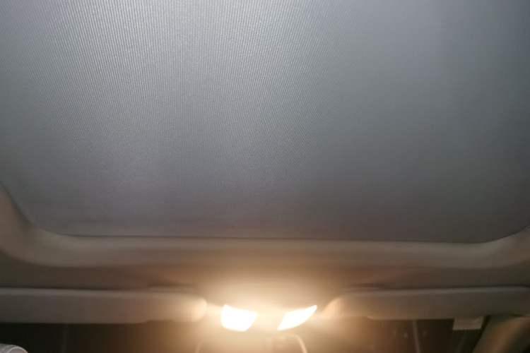 Used Mercedes-Benz R-Class 2011 R 350 L 4MATIC Headliner