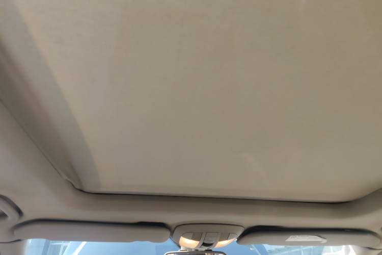 Used Mercedes-Benz R-Class 2011 R 350 L 4MATIC Headliner