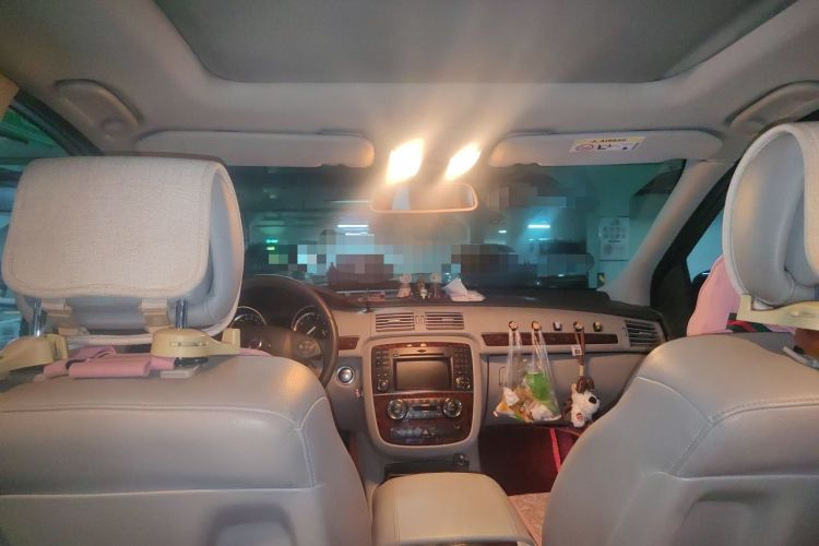 Used Mercedes-Benz R-Class 2011 R 350 L 4MATIC Headliner