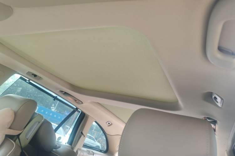 Used Mercedes-Benz R-Class 2011 R 350 L 4MATIC Headliner