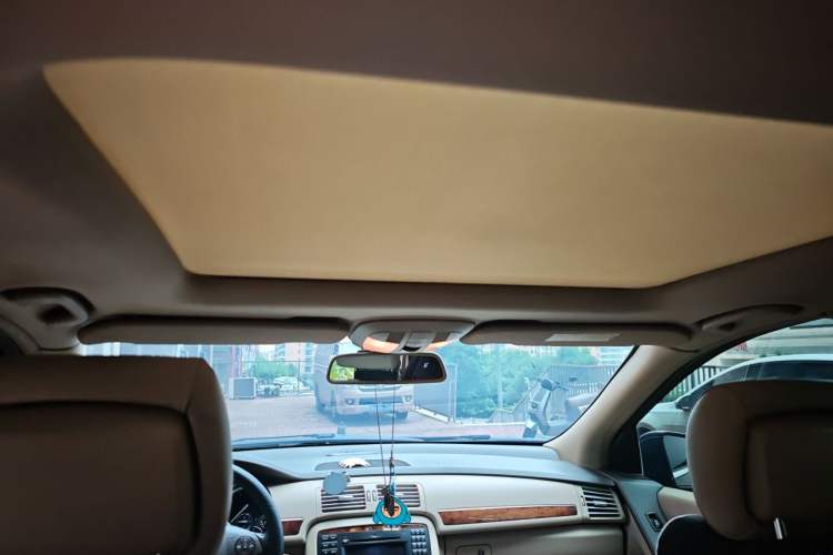 Used Mercedes-Benz R-Class 2011 R 350 L 4MATIC Headliner