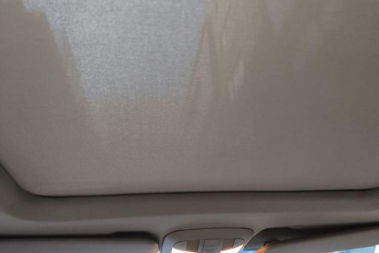 Used Mercedes-Benz R-Class 2011 R 350 L 4MATIC Headliner