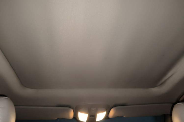 Used Mercedes-Benz R-Class 2011 R 350 L 4MATIC Headliner