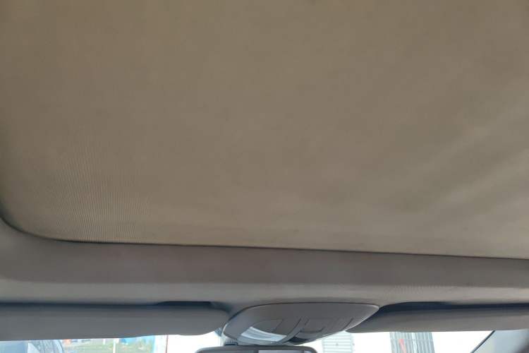 Used Mercedes-Benz R-Class 2011 R 350 L 4MATIC Headliner