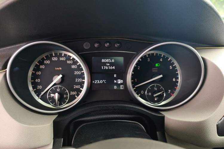 Used Mercedes-Benz R-Class 2011 R 350 L 4MATIC Instrument Cluster