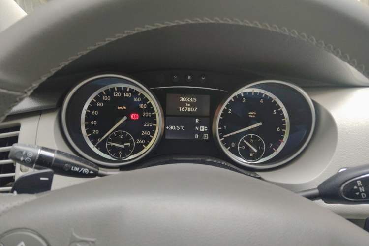 Used Mercedes-Benz R-Class 2011 R 300 L Business Model Instrument Cluster