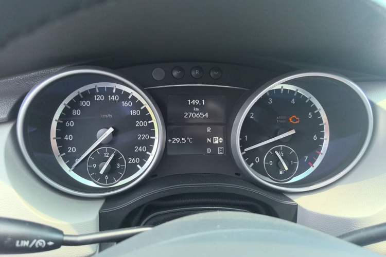 Used Mercedes-Benz R-Class 2011 R 300 L Business Model Instrument Cluster