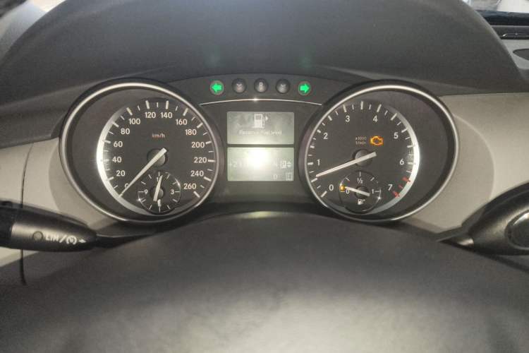 Used Mercedes-Benz R-Class 2011 R 300 L Business Model Instrument Cluster