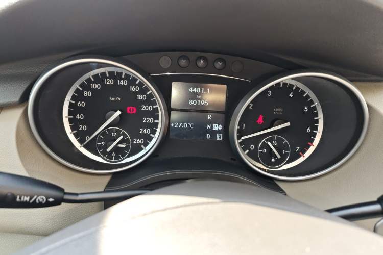 Used Mercedes-Benz R-Class 2011 R 300 L Business Model Instrument Cluster