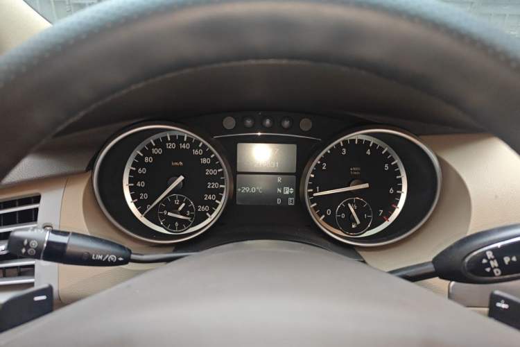 Used Mercedes-Benz R-Class 2011 R 300 L Business Model Instrument Cluster