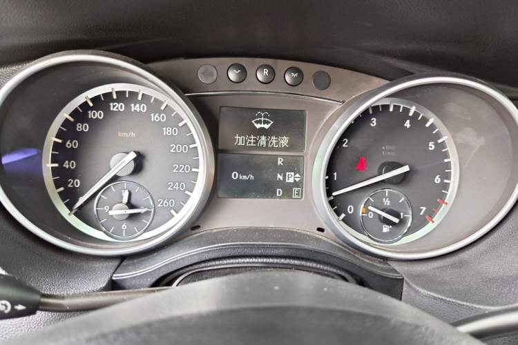 Used Mercedes-Benz R-Class 2011 R 300 L Business Model Instrument Cluster