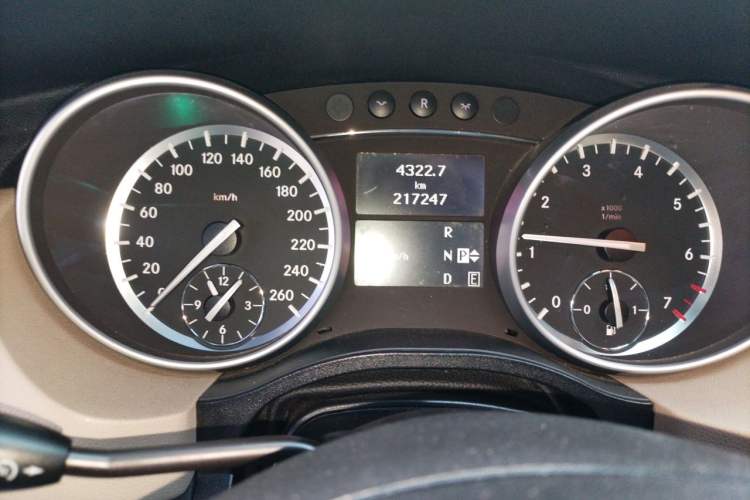 Used Mercedes-Benz R-Class 2011 R 350 L 4MATIC Instrument Cluster