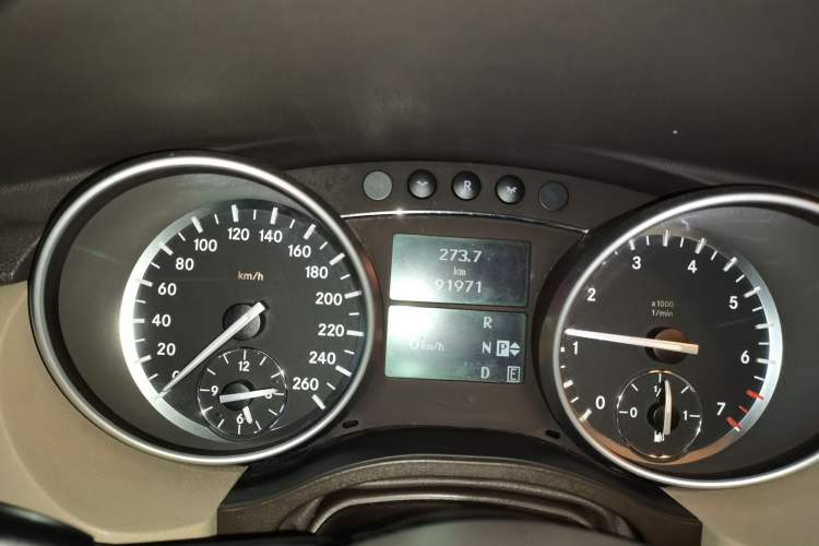 Used Mercedes-Benz R-Class 2011 R 350 L 4MATIC Instrument Cluster