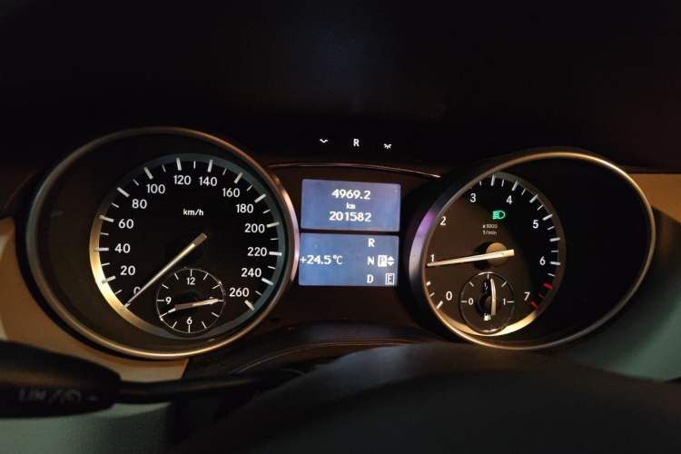 Used Mercedes-Benz R-Class 2011 R 350 L 4MATIC Instrument Cluster