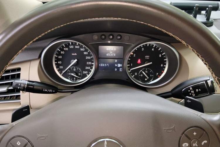 Used Mercedes-Benz R-Class 2011 R 300 L Business Model Instrument Cluster