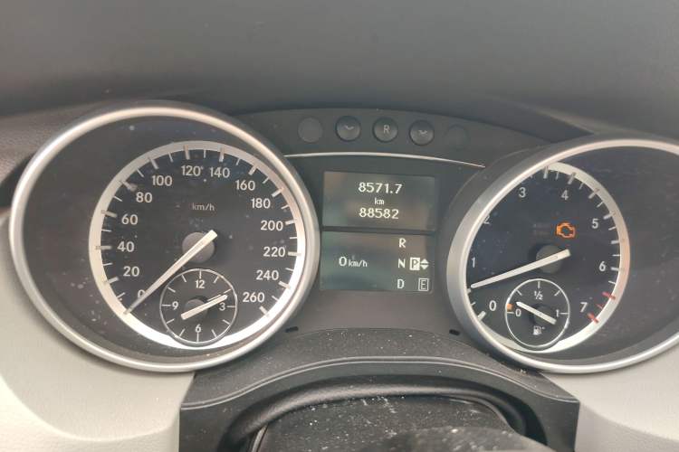 Used Mercedes-Benz R-Class 2011 R 300 L Business Model Instrument Cluster