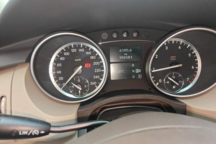 Used Mercedes-Benz R-Class 2011 R 300 L Luxury Model Instrument Cluster