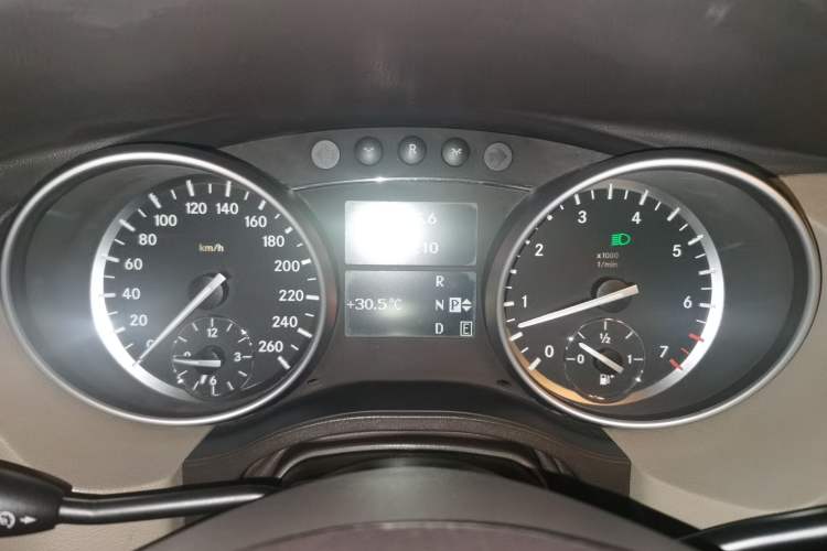 Used Mercedes-Benz R-Class 2011 R 350 L 4MATIC Instrument Cluster