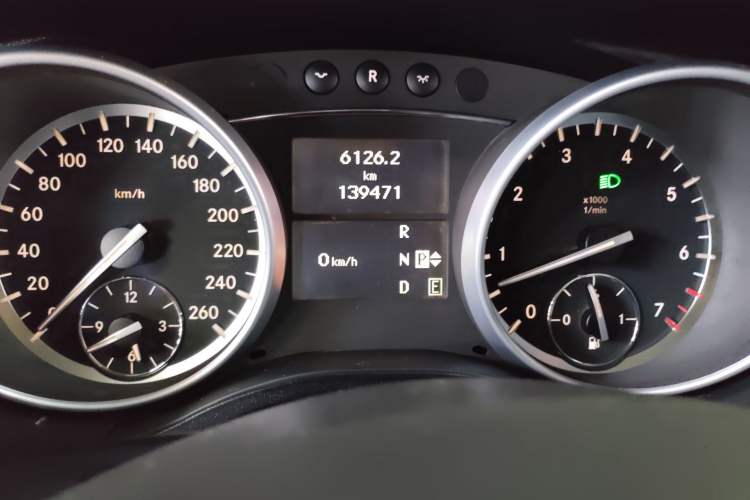 Used Mercedes-Benz R-Class 2011 R 350 L 4MATIC Instrument Cluster
